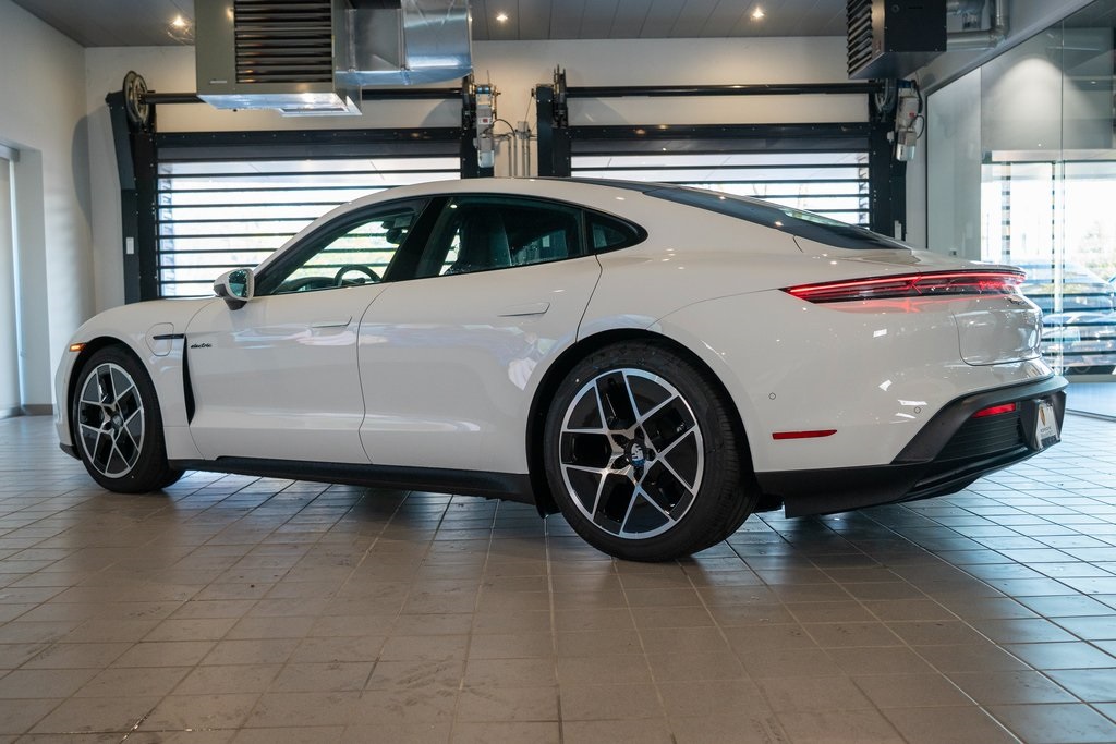 2025 Porsche Taycan 4 photo 3