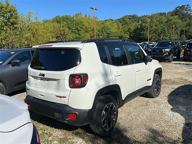 2023 Jeep Renegade Trailhawk photo 2