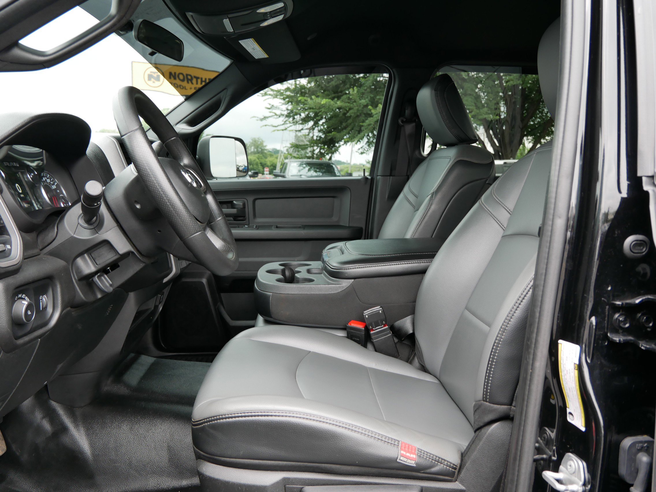 2021 Ram 3500 Tradesman photo 11
