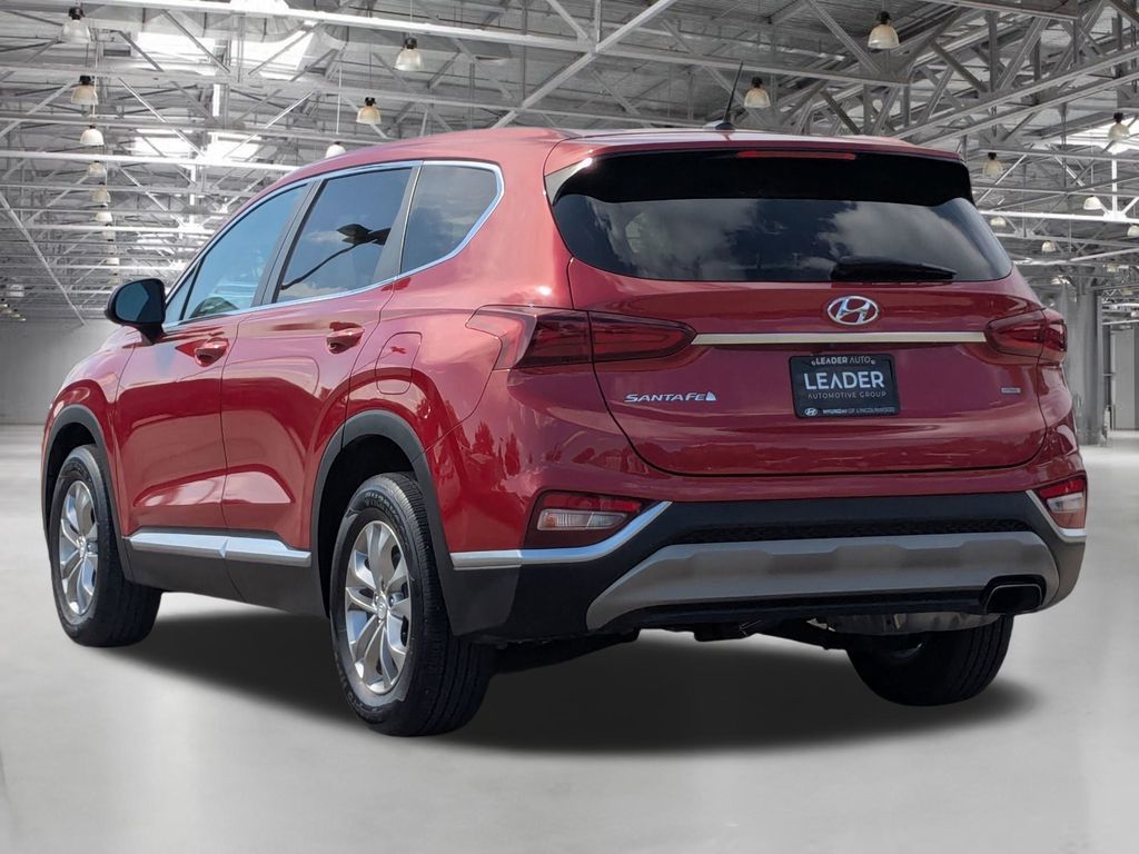 2019 Hyundai Santa Fe SE photo 4