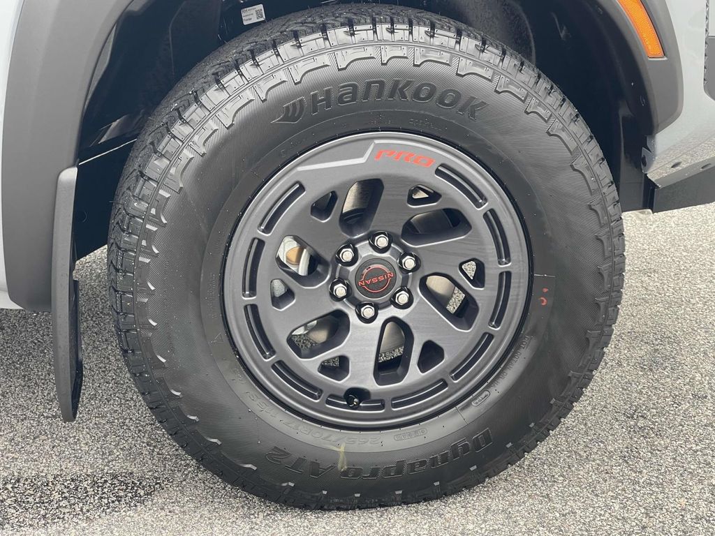 2025 Nissan Frontier PRO-4X photo 7