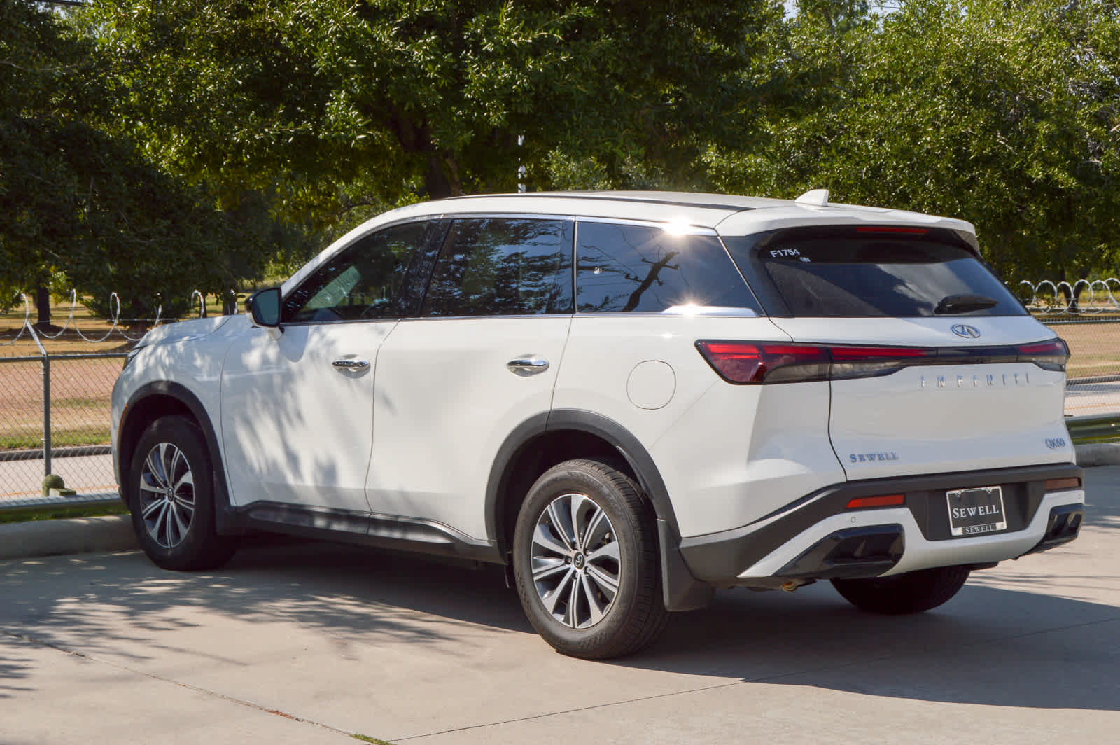 2025 Infiniti QX60 Pure photo 7