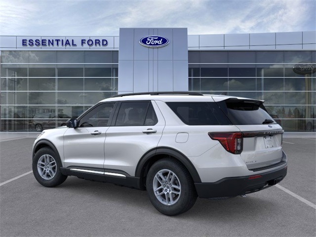 2025 Ford Explorer photo 2