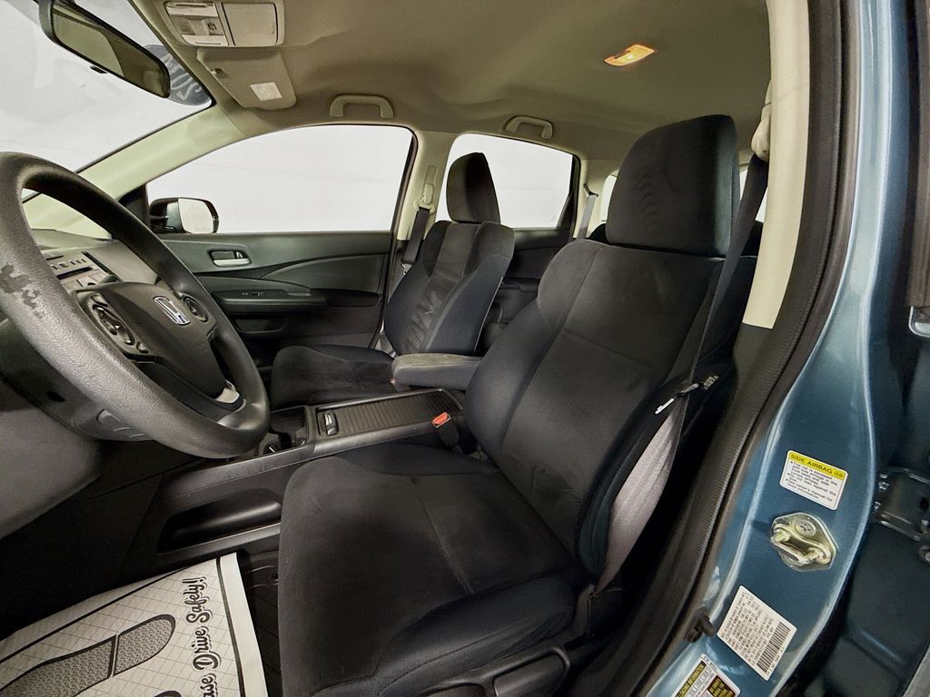 2014 Honda CR-V LX photo 2