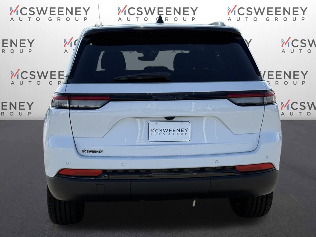 2025 Jeep Grand Cherokee Altitude photo 3