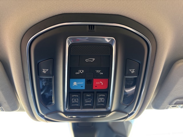 2021 Jeep Grand Cherokee Limited photo 24