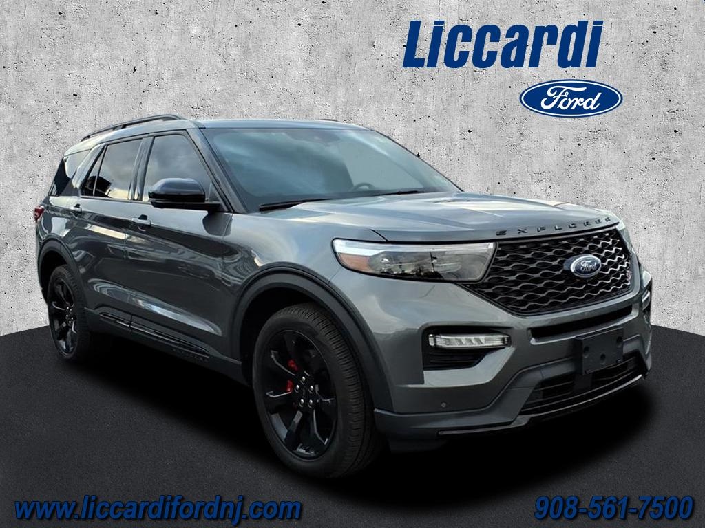 2023 Ford Explorer ST's photo