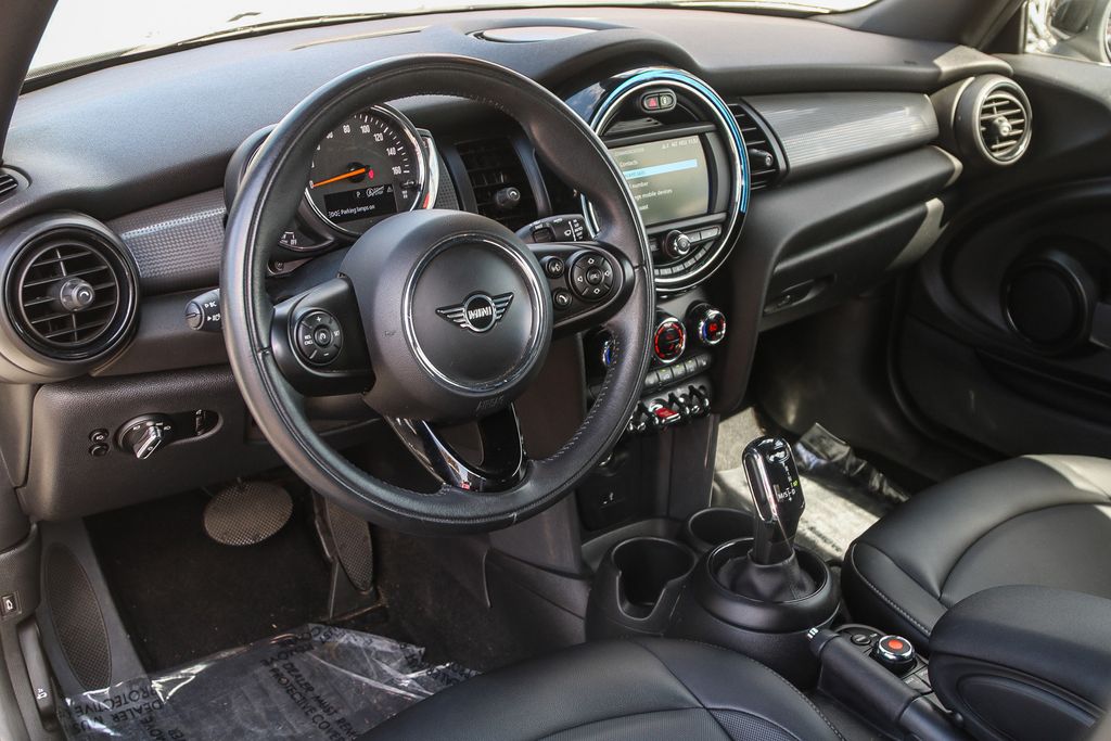 2021 Mini Cooper Signature Convertible photo 18