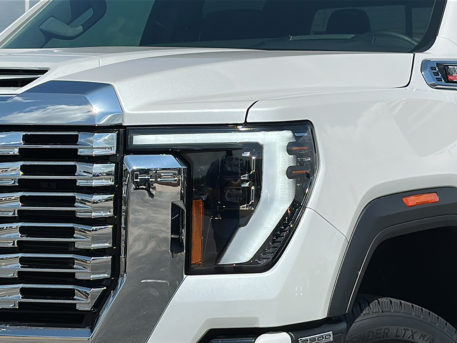 2024 Gmc Sierra 2500 HD Denali photo 2