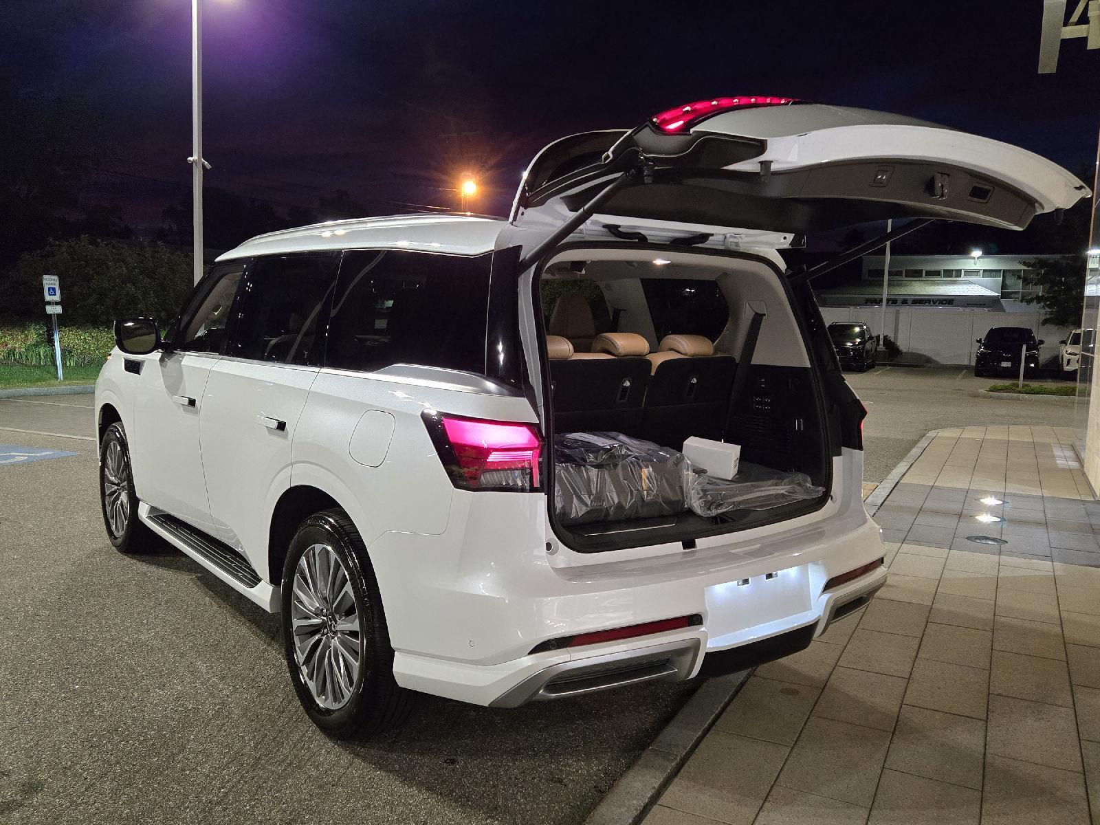 2026 Infiniti QX80 Luxe photo 18