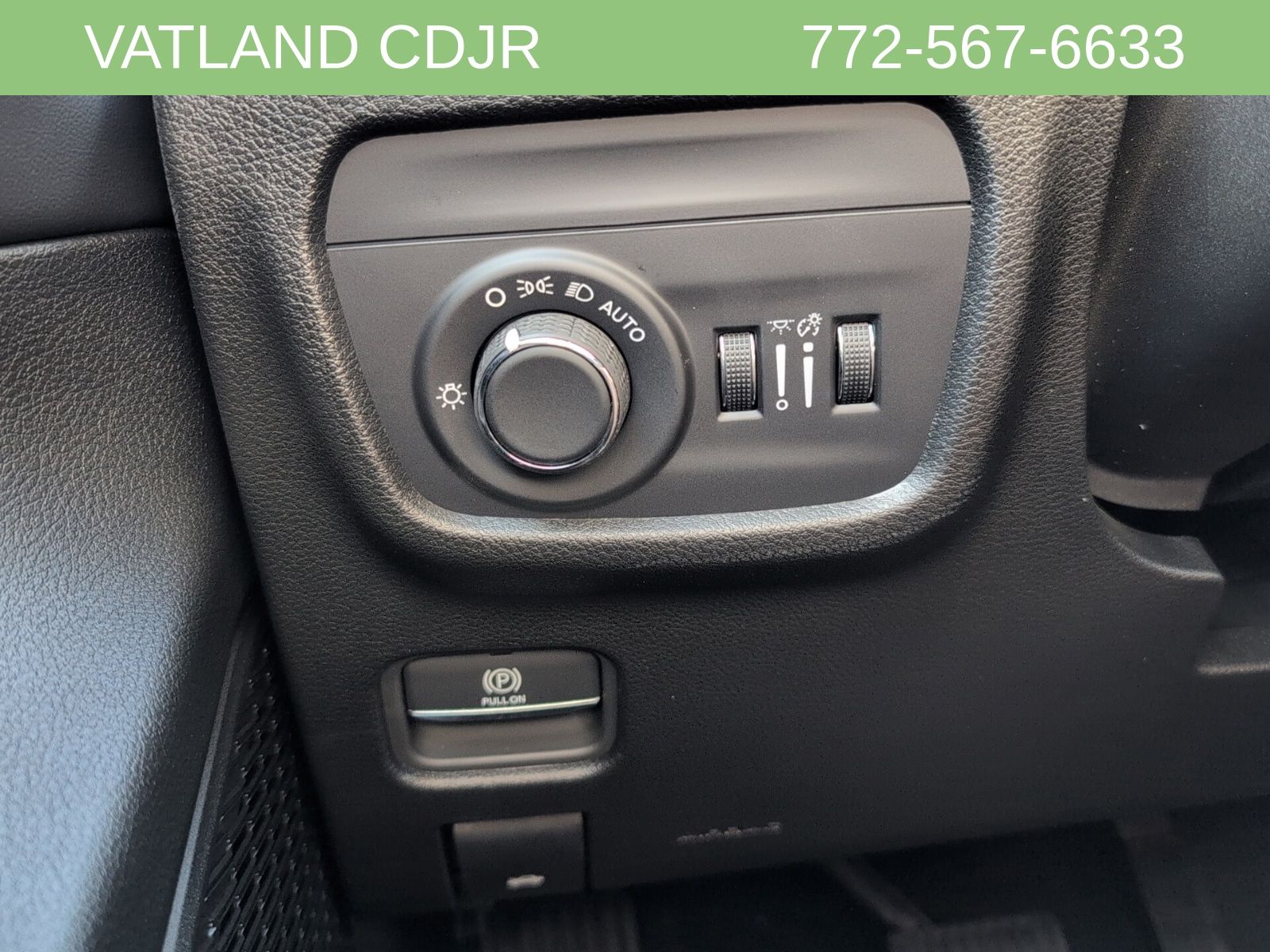 2025 Jeep Grand Cherokee Laredo Altitude photo 15