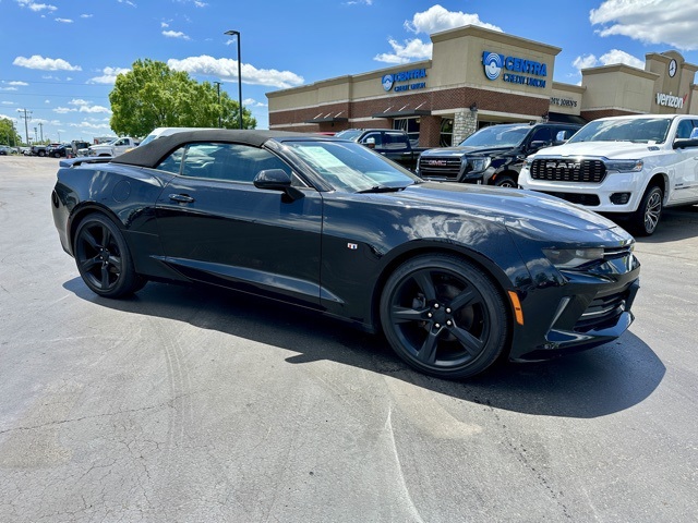 2018 Chevrolet Camaro 2LT photo 2