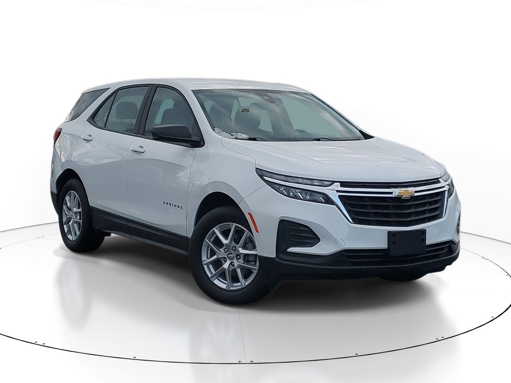 2023 Chevrolet Equinox LS's photo