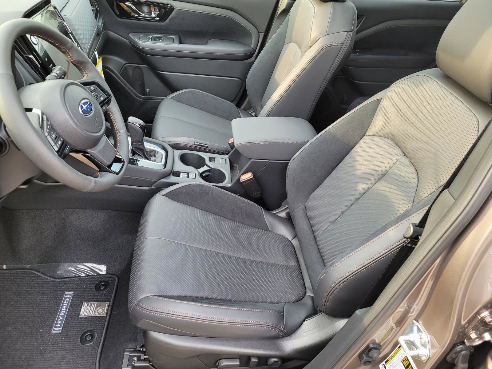 2025 Subaru Forester Touring photo 3