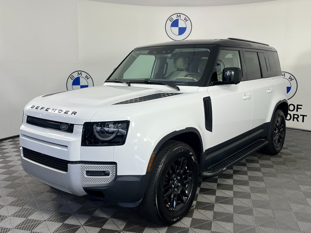 2024 Land Rover Defender 110 S photo 3