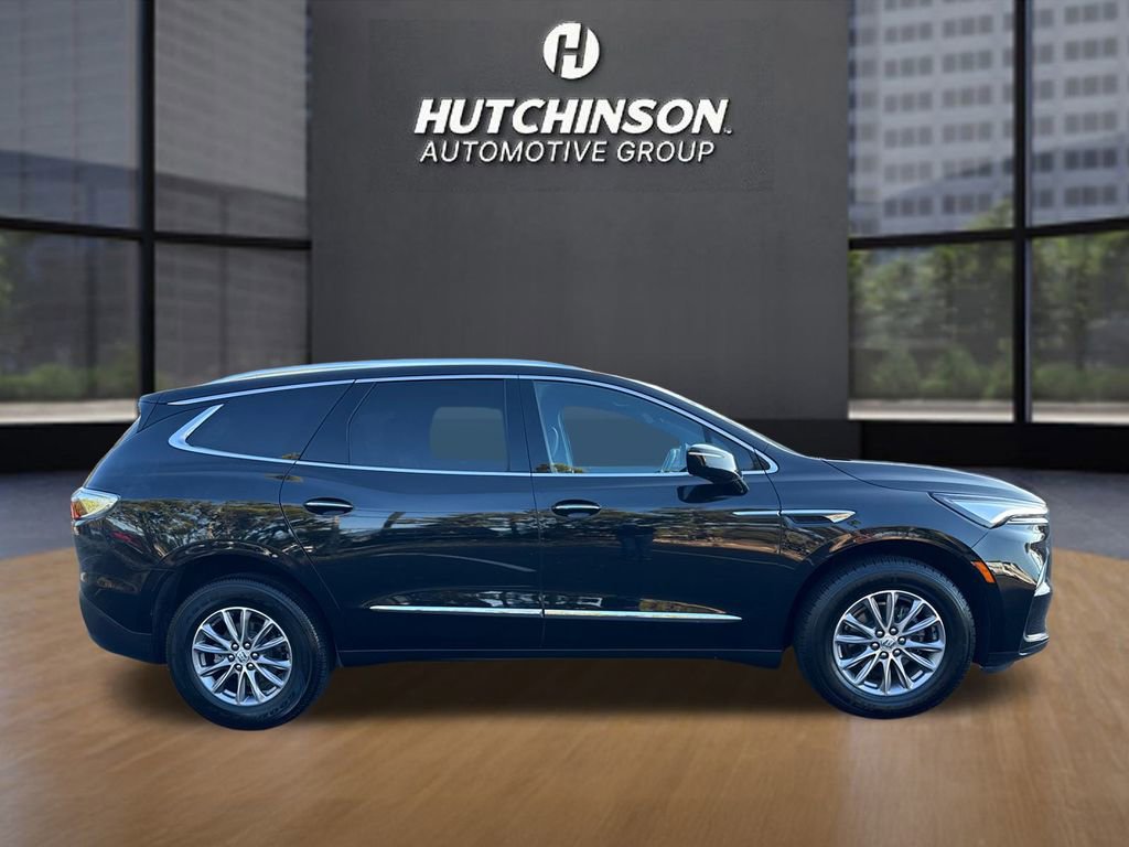 2024 Buick Enclave Premium photo 2