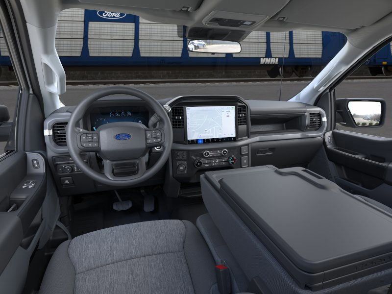 2025 Ford F-150 XL photo 4