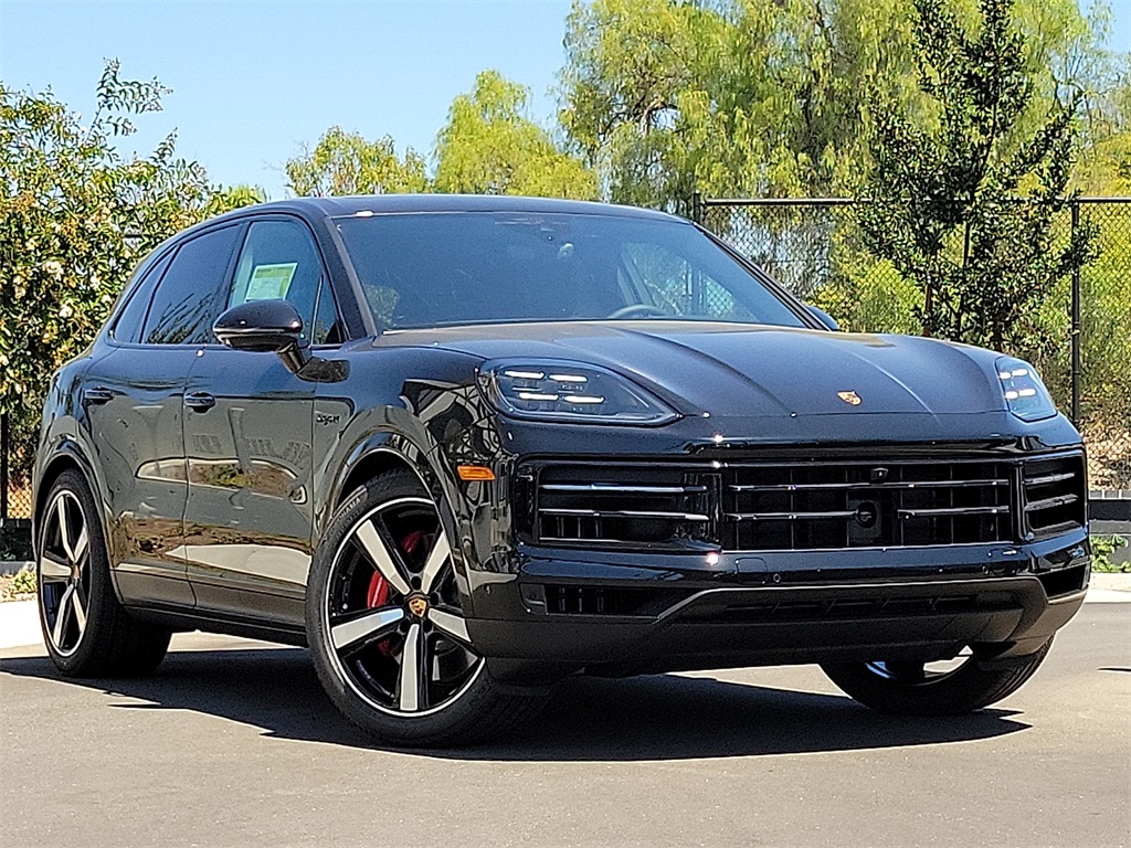 2025 Porsche Cayenne E-Hybrid S photo 9