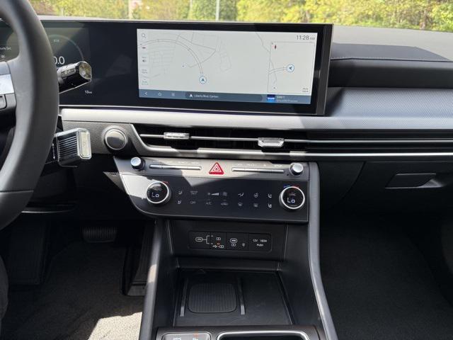 2025 Hyundai Sonata Hybrid Limited photo 18