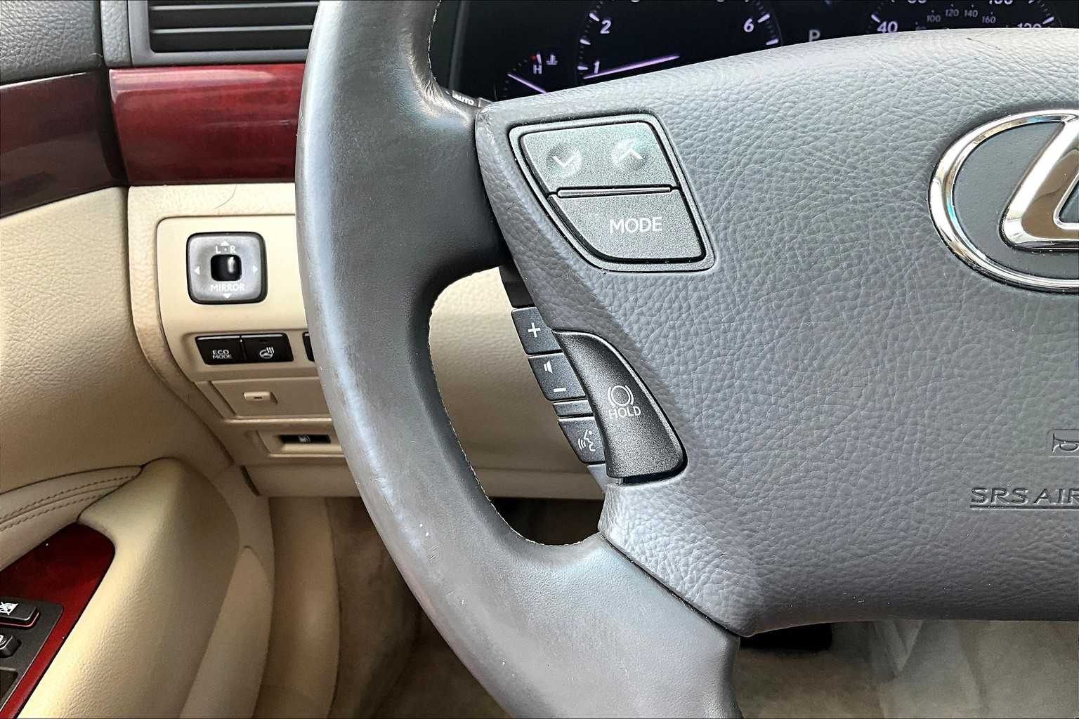 2010 Lexus LS 460 Luxury photo 22