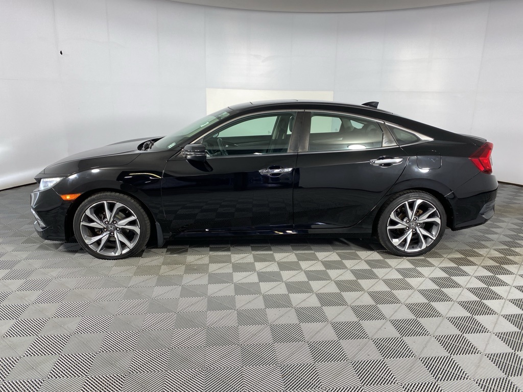 2019 Honda Civic Touring photo 4
