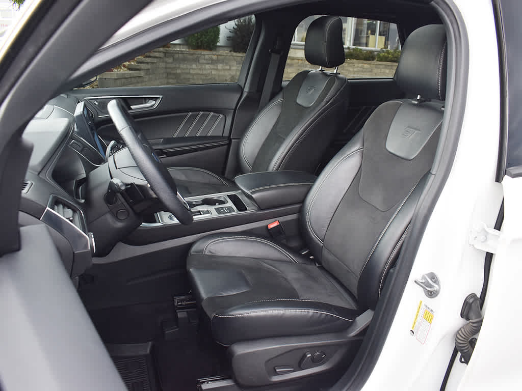 2022 Ford Edge ST photo 5
