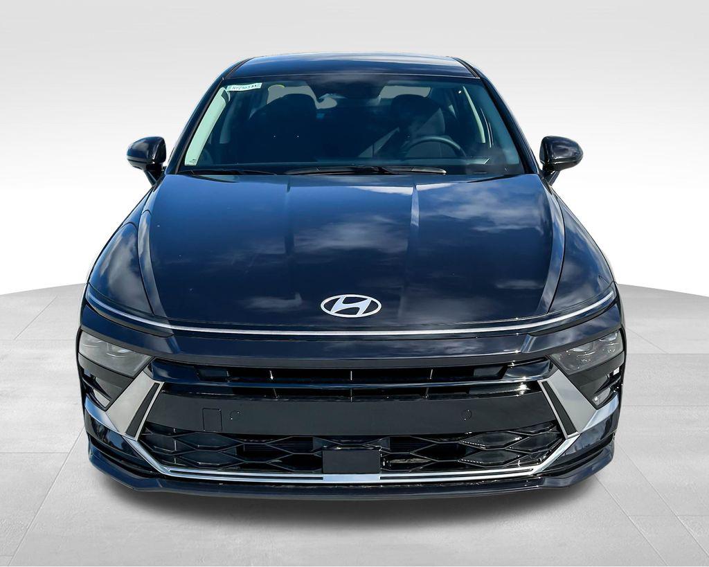 2025 Hyundai Sonata Hybrid SEL photo 2
