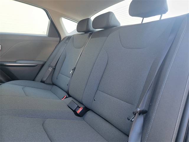 2025 Kia K4 LXS photo 12