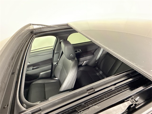 2026 Land Rover Range Rover Velar SE photo 14