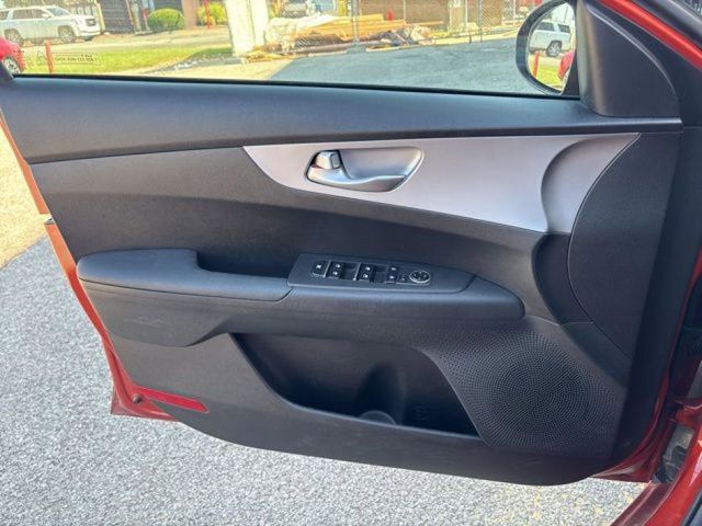 2023 Kia Forte LXS photo 18