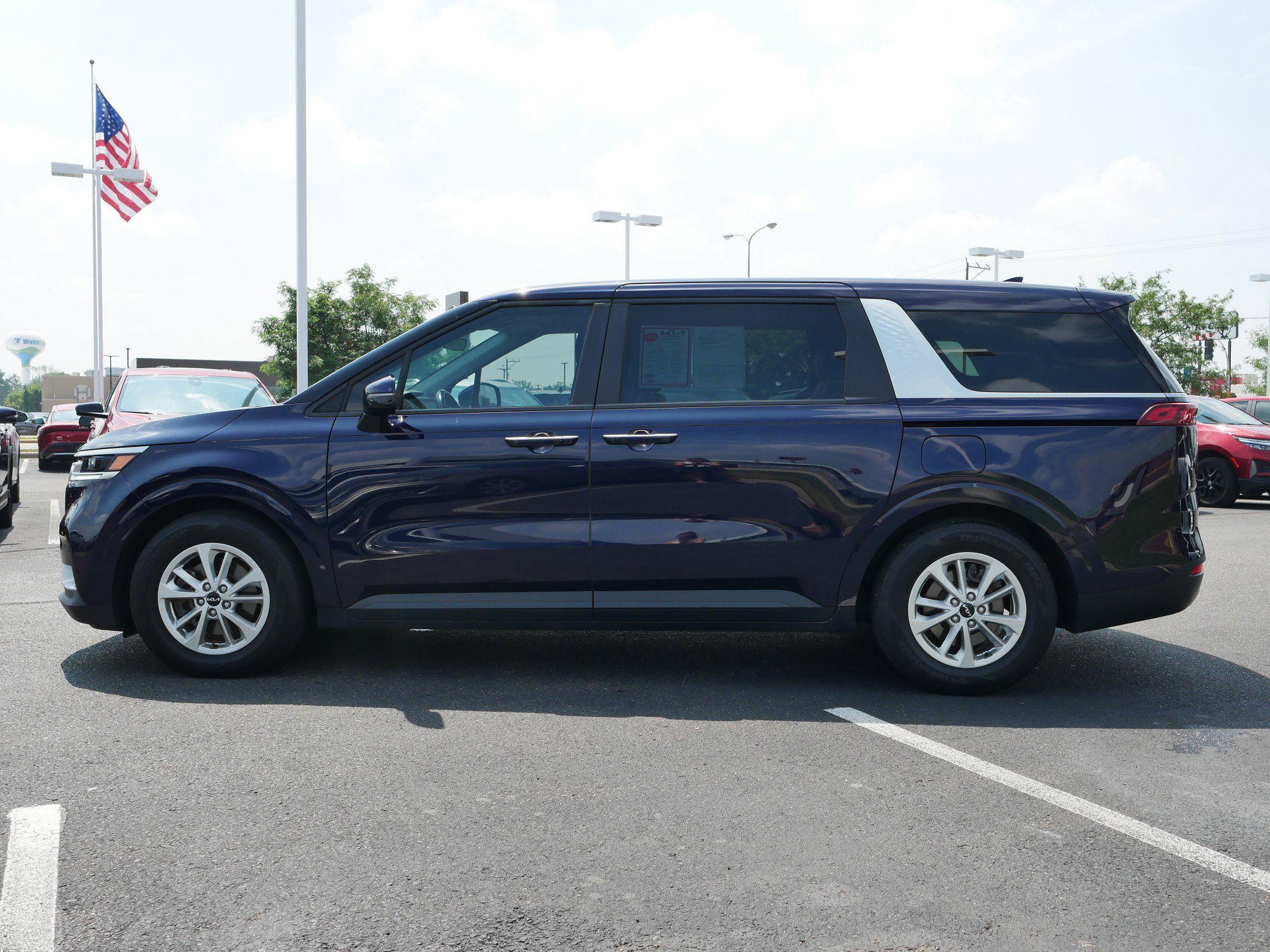 Used 2022 Kia Carnival LX Seat Pkg with VIN KNDNB4H30N6116289 for sale in Waite Park, Minnesota