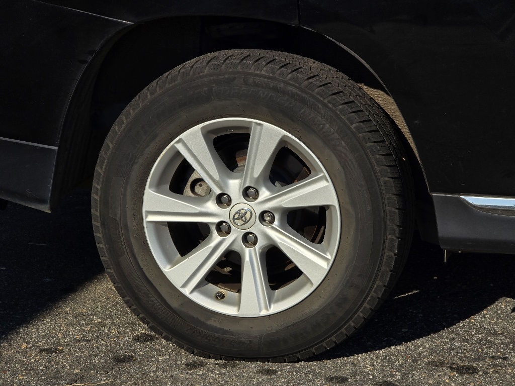 2011 Toyota Highlander XLE photo 11