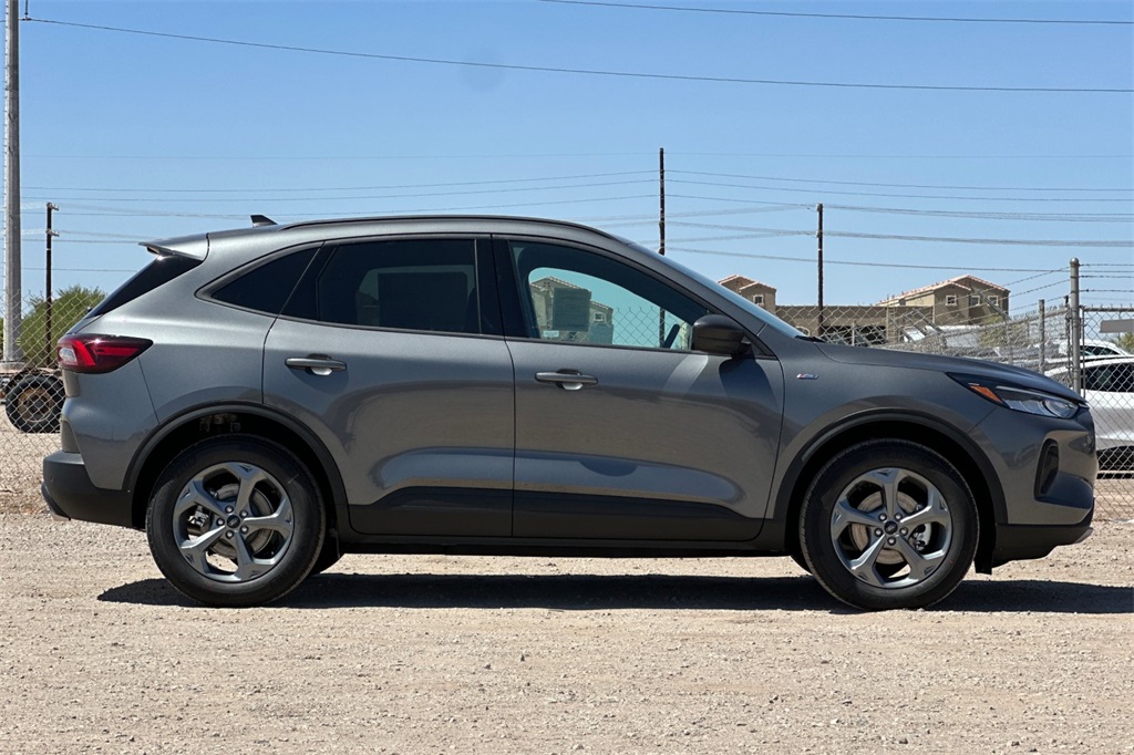 2025 Ford Escape ST-Line photo 3