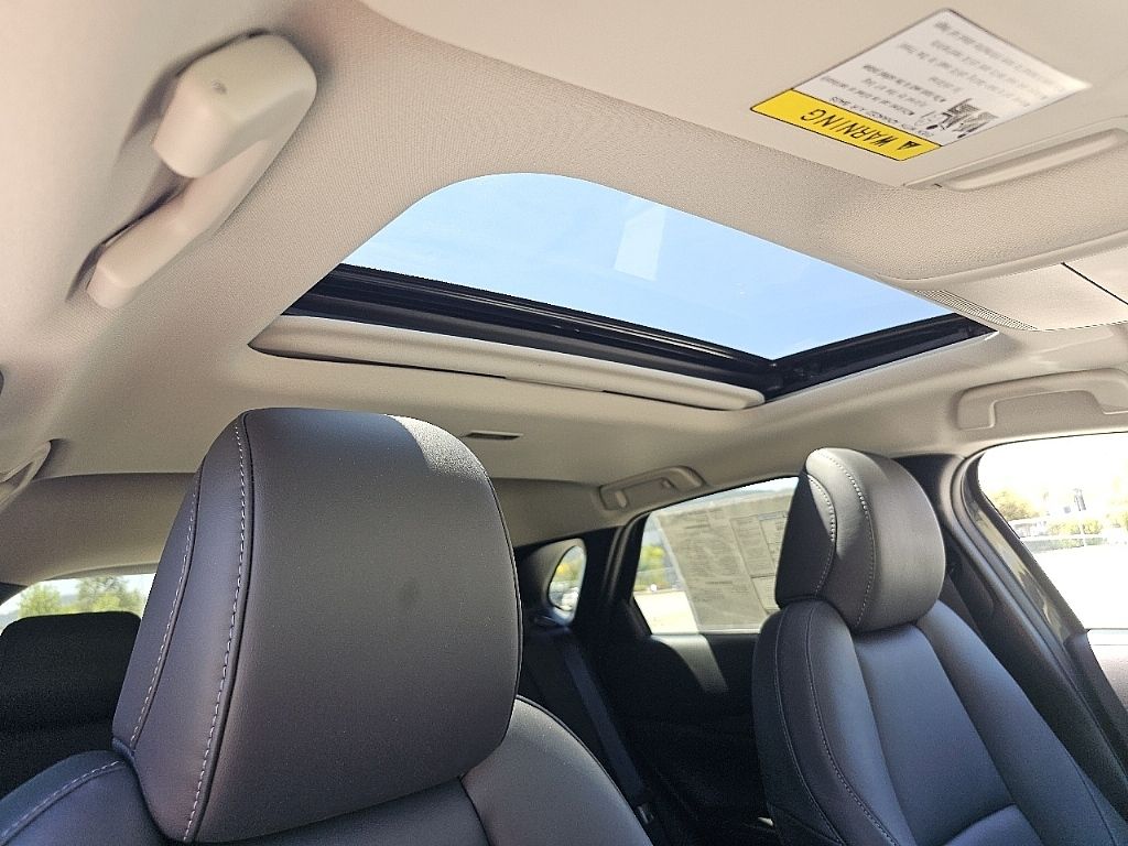 2025 Mazda CX-30 2.5 S Preferred photo 4