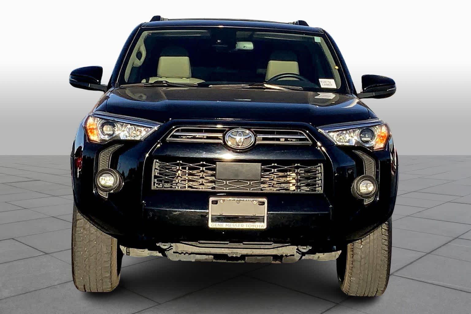 2022 Toyota 4Runner SR5 Premium photo 2