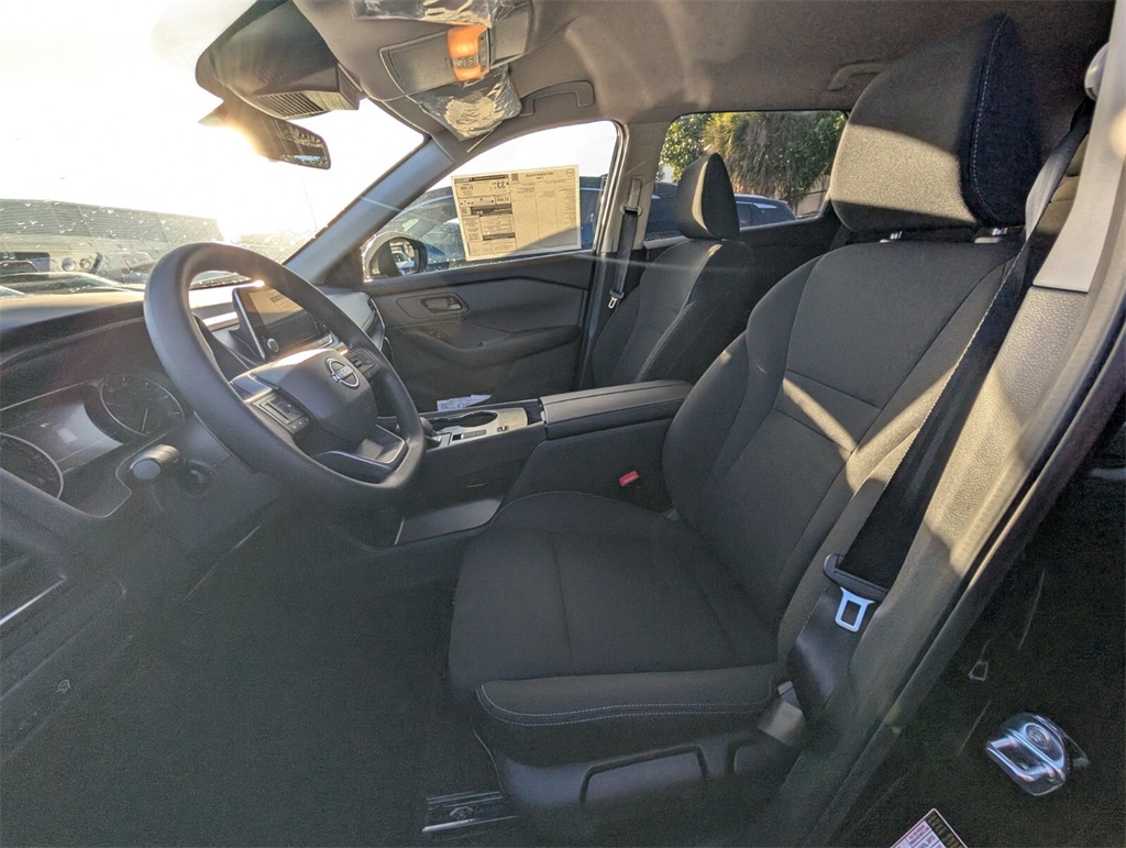 2025 Nissan Rogue S photo 6