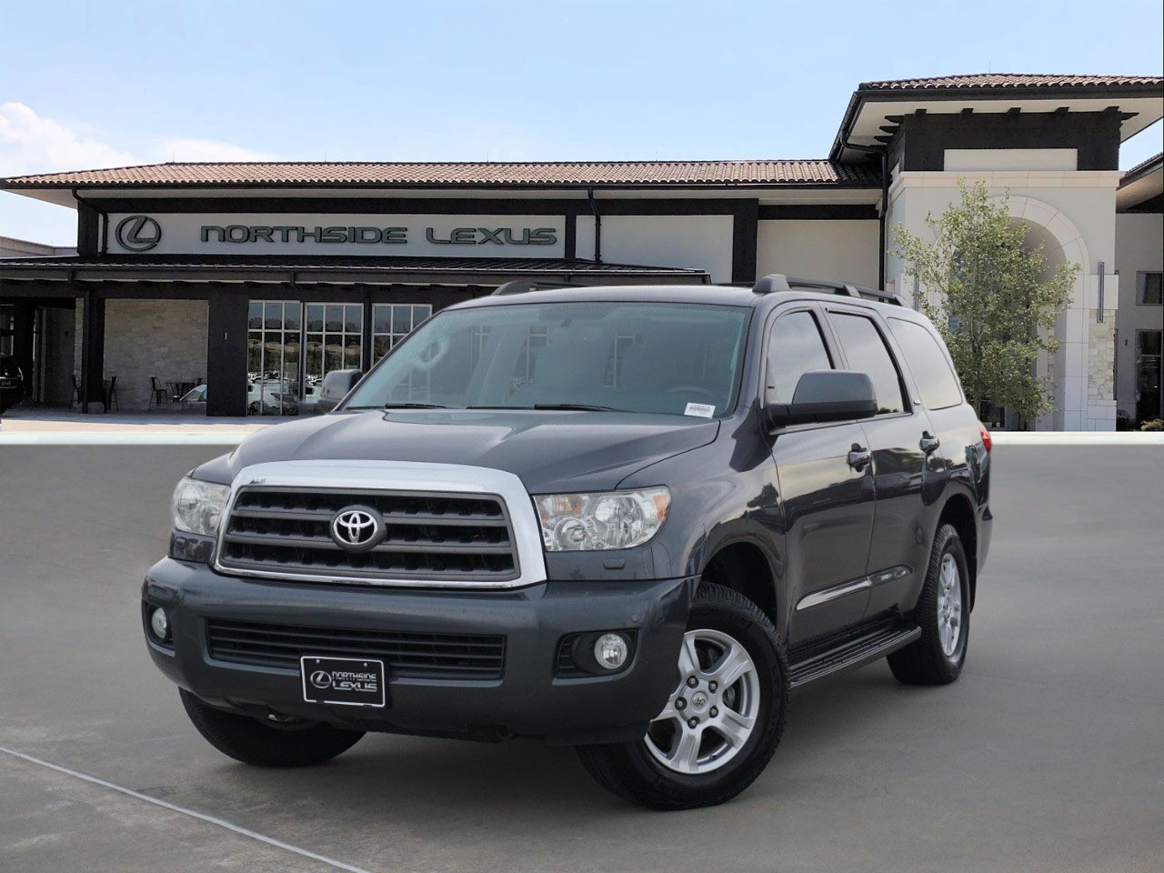 2016 Toyota Sequoia SR5's photo