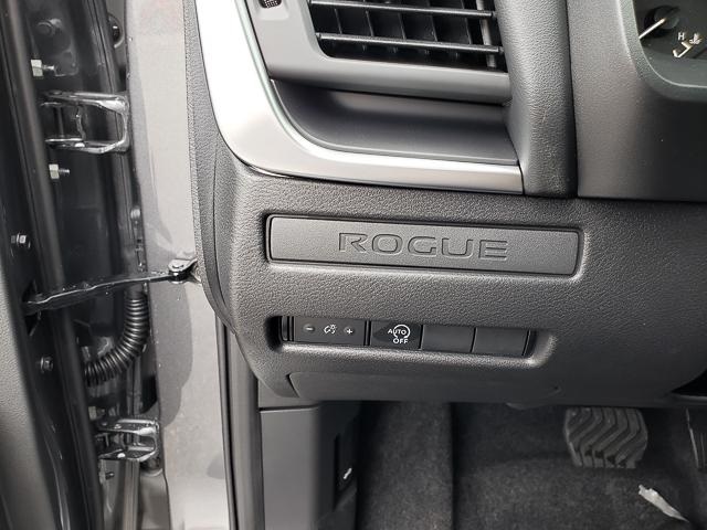 2025 Nissan Rogue S photo 12