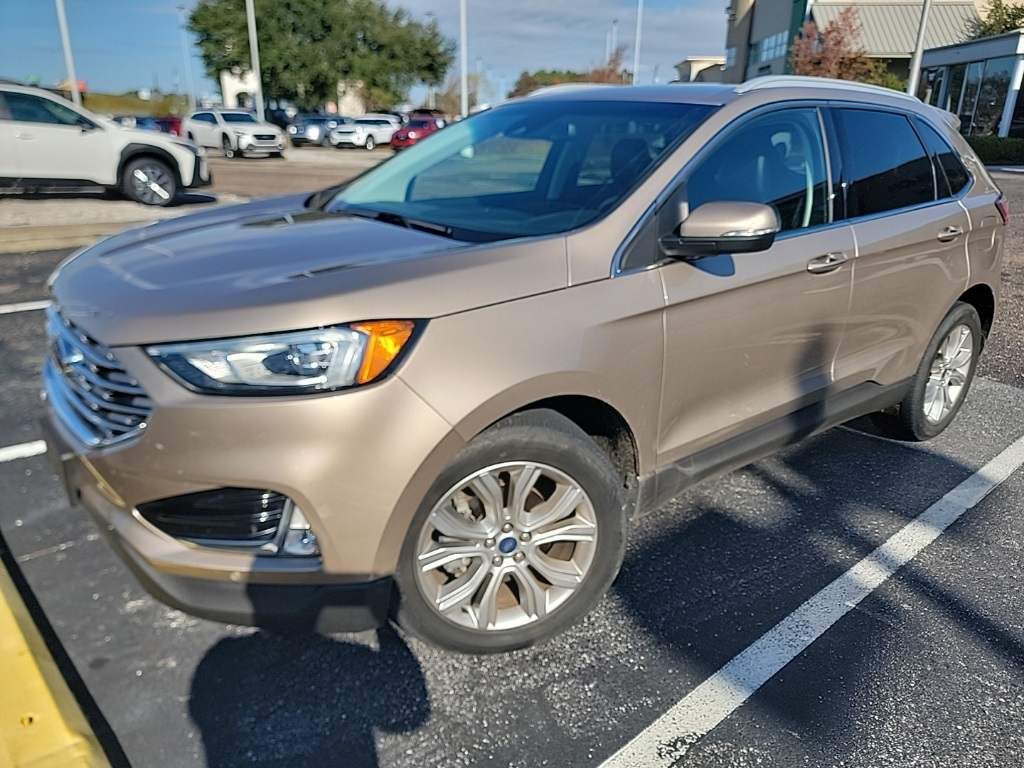 2020 Ford Edge Titanium's photo