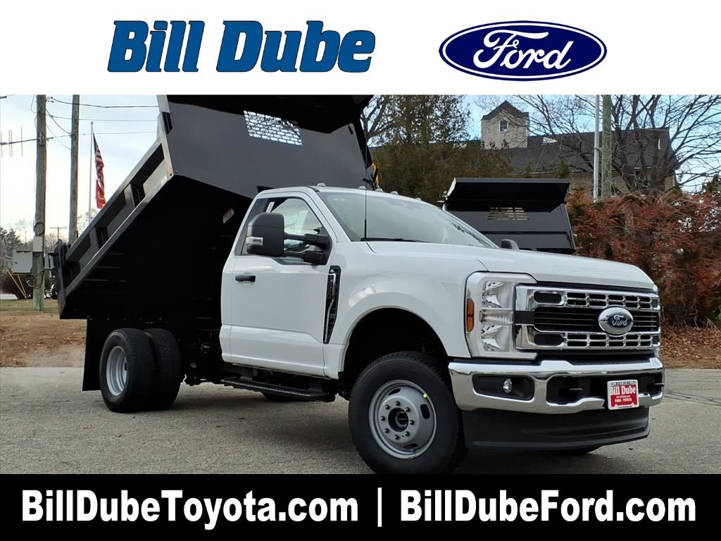 2026 Ford F-350 Super Duty Chassis Cab XL's photo