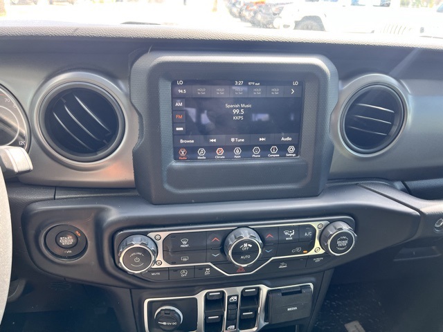 2023 Jeep Gladiator Willys photo 13