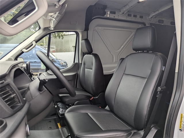 2025 Ford Transit photo 4