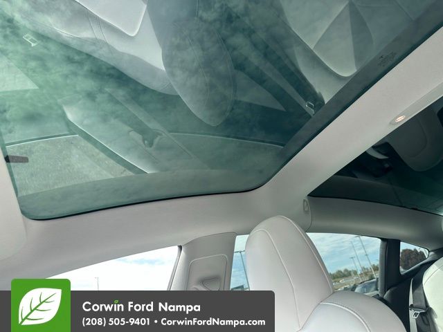 2019 Tesla Model 3 Long Range photo 9