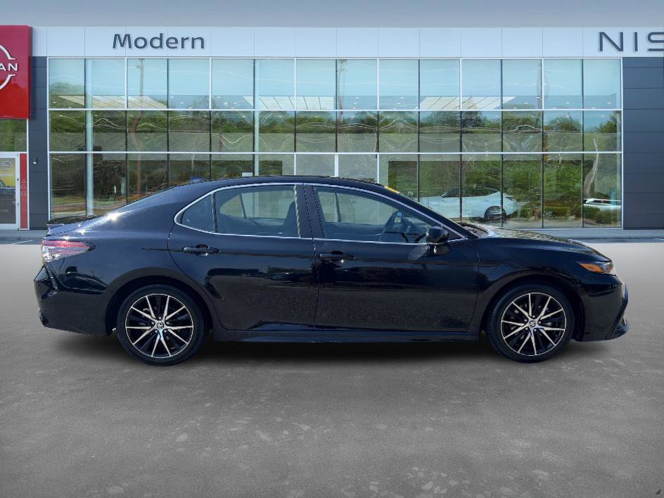 2024 Toyota Camry SE photo 4