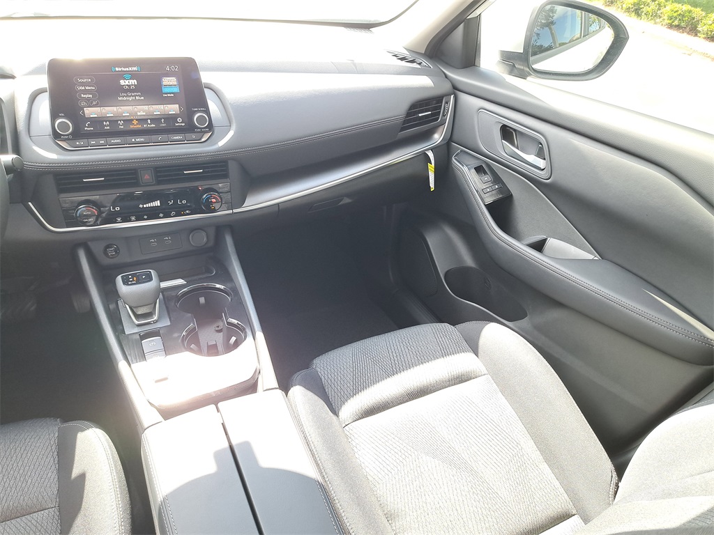 2026 Nissan Rogue SV photo 17