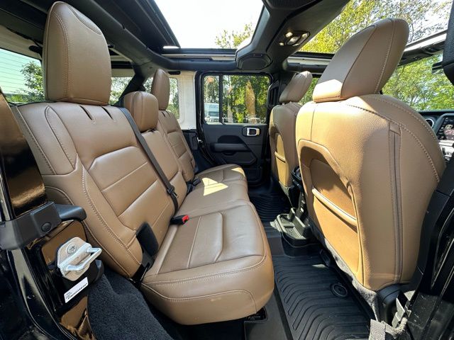 2020 Jeep Wrangler Unlimited Sahara photo 32
