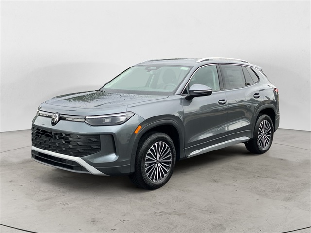 2025 Volkswagen Tiguan S photo 2