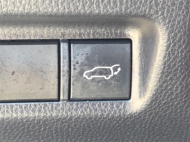2021 Toyota RAV4 Limited photo 21