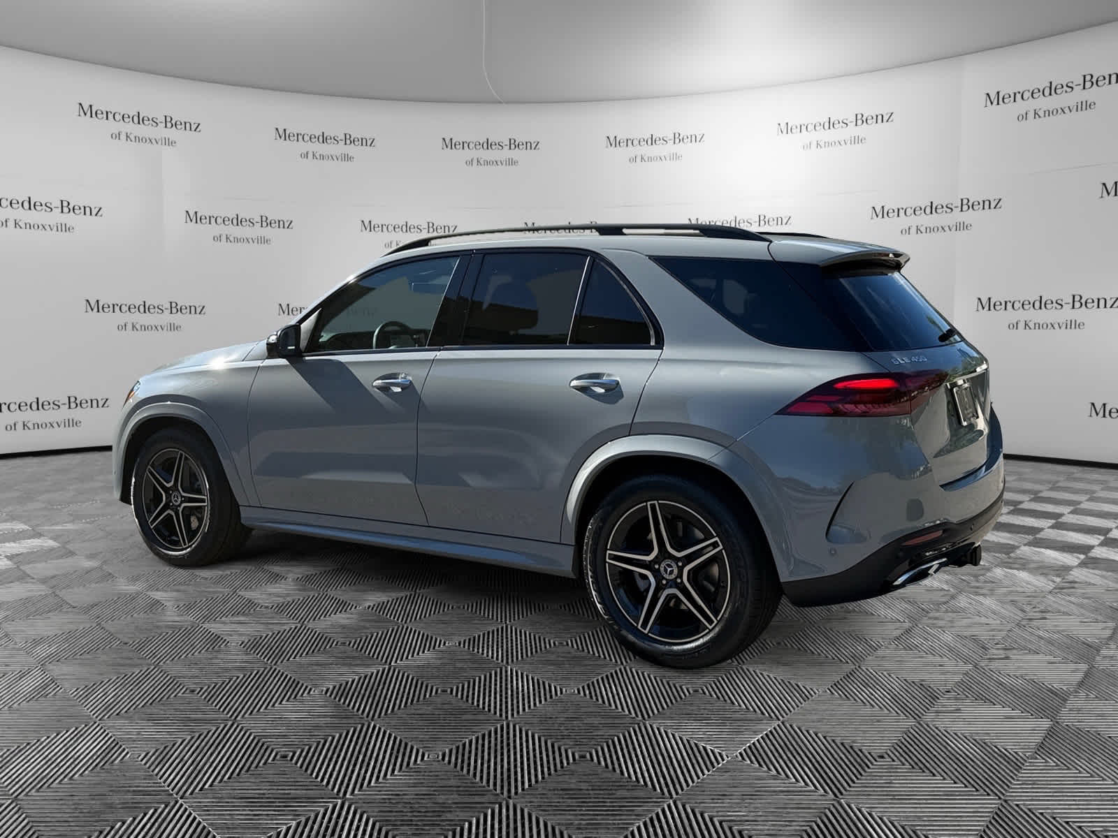 2026 Mercedes Benz GLE 450 4MATIC photo 3