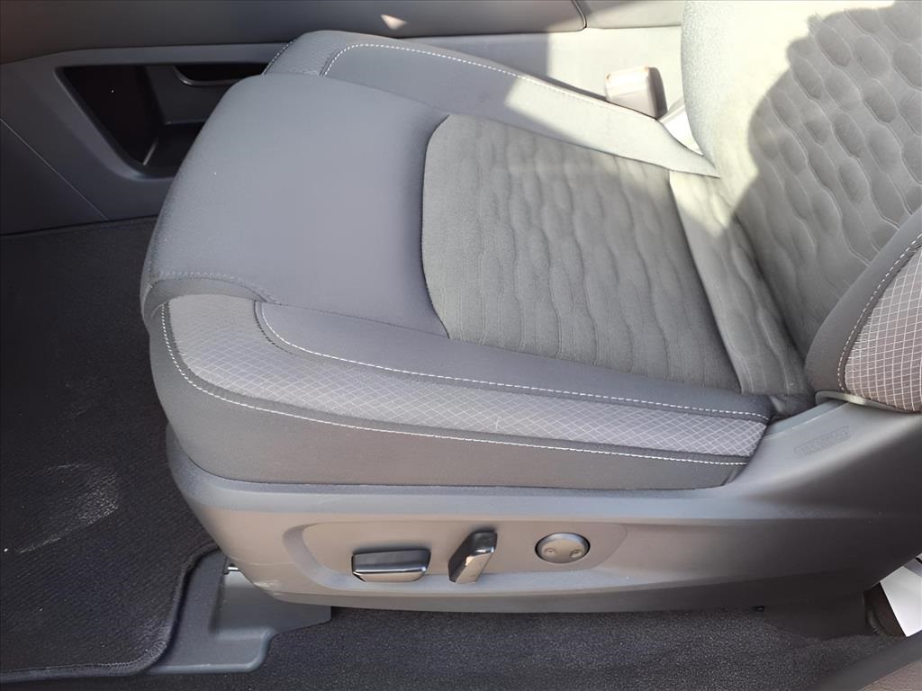 2025 Nissan Pathfinder SV photo 17